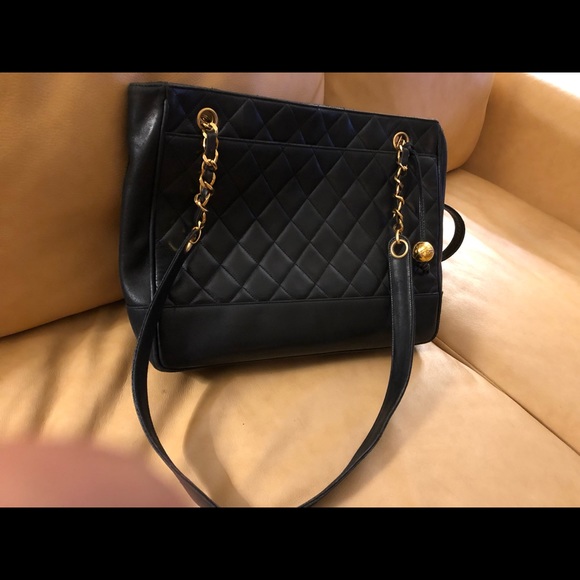 Chanel Tote with free golden globe. - Picture 1 of 16